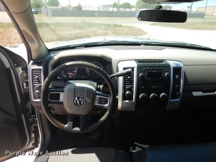 image for item HC9016 2010 Dodge Ram 3500  Crew Cab flatbed pickup truck