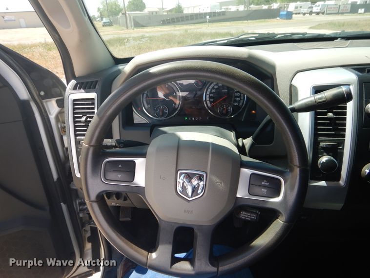 image for item HC9016 2010 Dodge Ram 3500  Crew Cab flatbed pickup truck