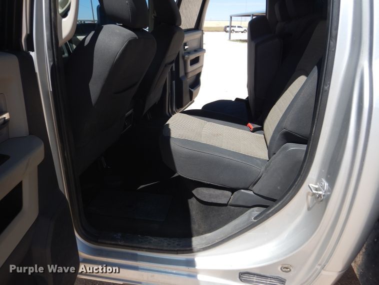 image for item HC9016 2010 Dodge Ram 3500  Crew Cab flatbed pickup truck