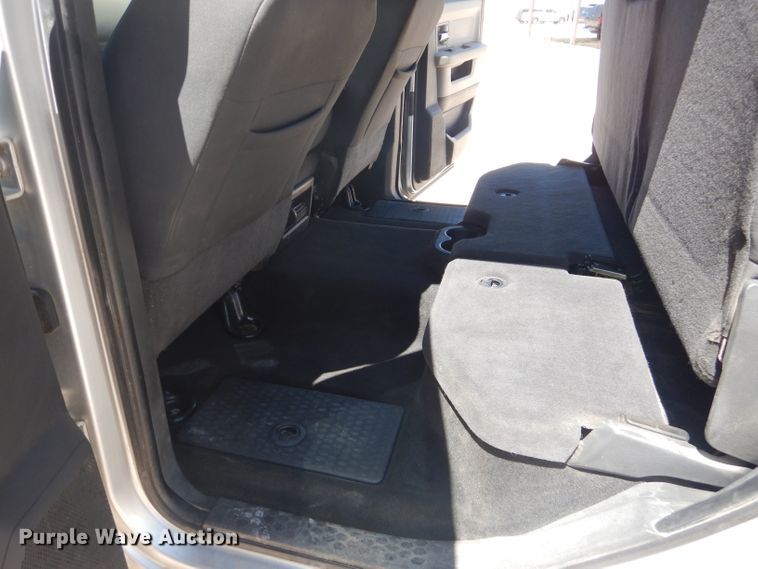 image for item HC9016 2010 Dodge Ram 3500  Crew Cab flatbed pickup truck