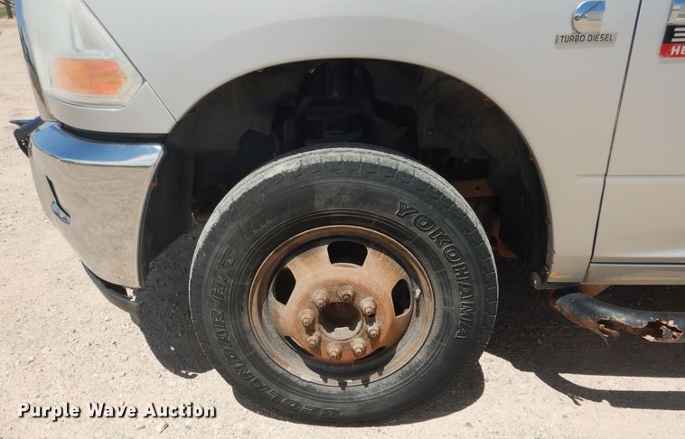 image for item HC9016 2010 Dodge Ram 3500  Crew Cab flatbed pickup truck