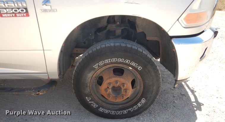 image for item HC9016 2010 Dodge Ram 3500  Crew Cab flatbed pickup truck