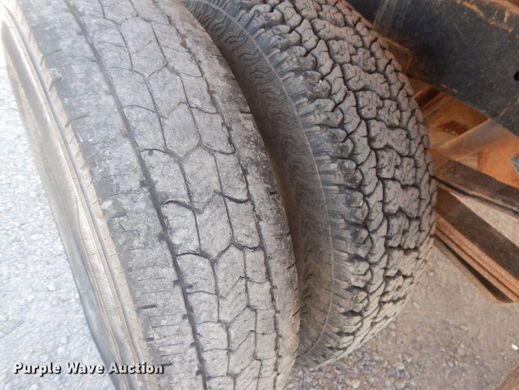 image for item HC9016 2010 Dodge Ram 3500  Crew Cab flatbed pickup truck