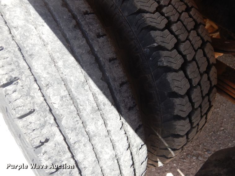 image for item HC9016 2010 Dodge Ram 3500  Crew Cab flatbed pickup truck