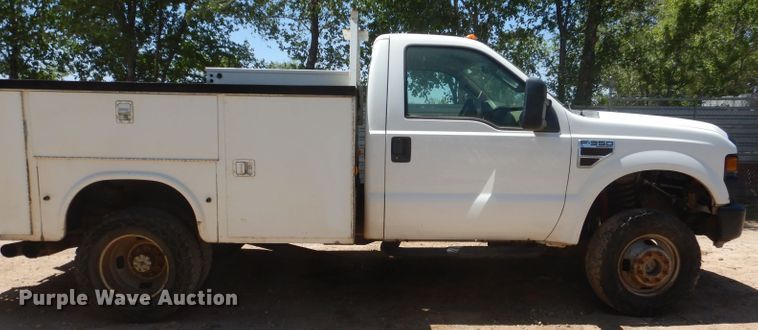 image for item HC9018 2008 Ford F350 Super Duty  utility bed pickup truck