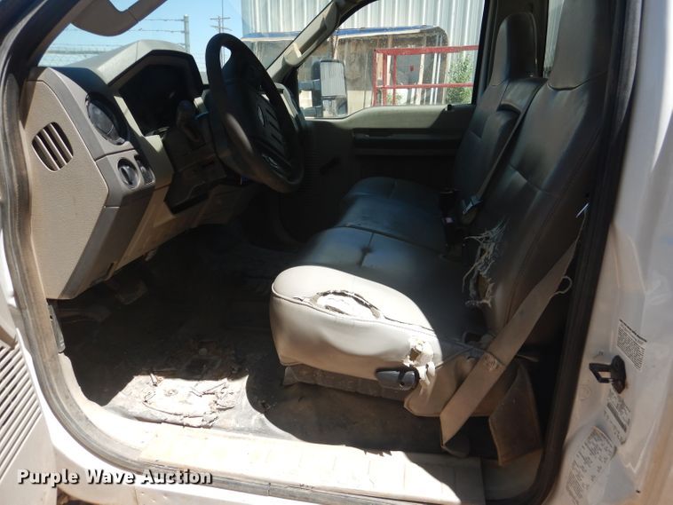 image for item HC9018 2008 Ford F350 Super Duty  utility bed pickup truck