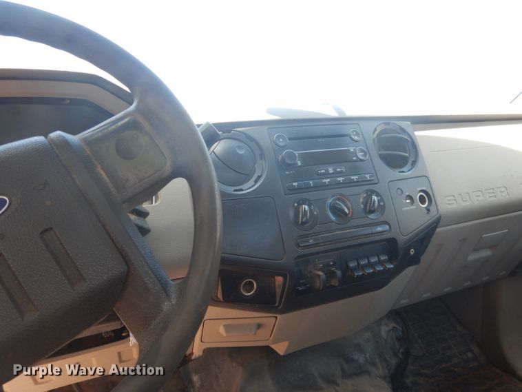 image for item HC9018 2008 Ford F350 Super Duty  utility bed pickup truck