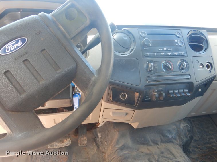 image for item HC9018 2008 Ford F350 Super Duty  utility bed pickup truck