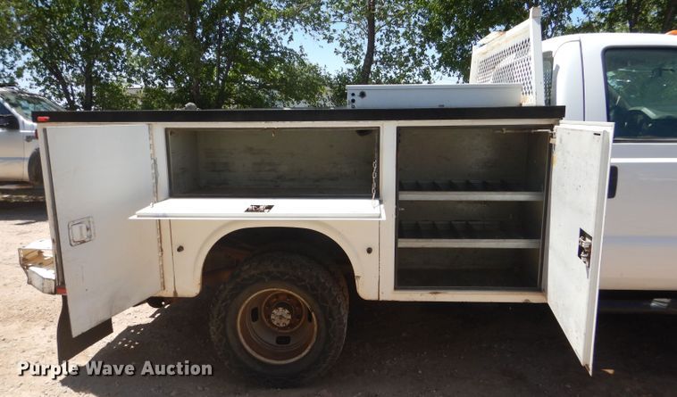 image for item HC9018 2008 Ford F350 Super Duty  utility bed pickup truck