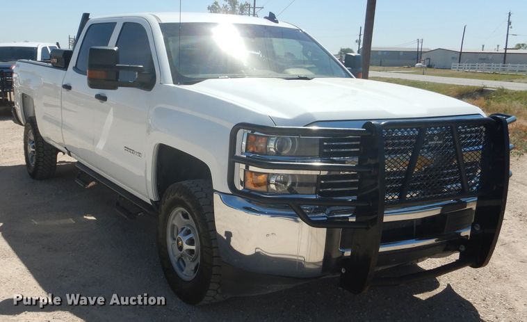 image for item HC9019 2017 Chevrolet Silverado 2500HD  Crew Cab pickup truck