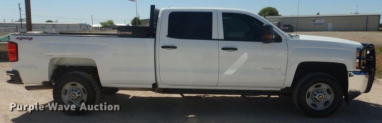 image for item HC9019 2017 Chevrolet Silverado 2500HD  Crew Cab pickup truck