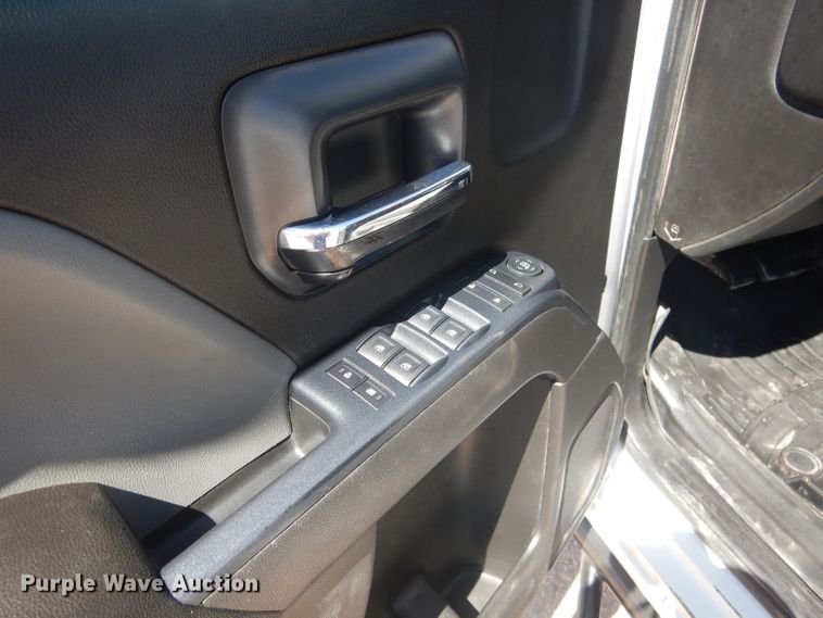 image for item HC9019 2017 Chevrolet Silverado 2500HD  Crew Cab pickup truck