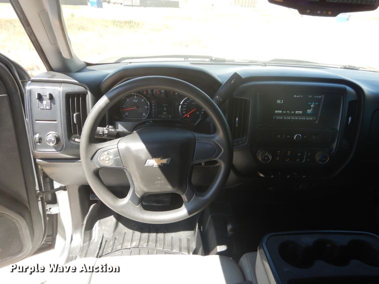 image for item HC9019 2017 Chevrolet Silverado 2500HD  Crew Cab pickup truck