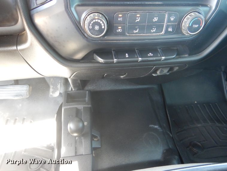 image for item HC9019 2017 Chevrolet Silverado 2500HD  Crew Cab pickup truck