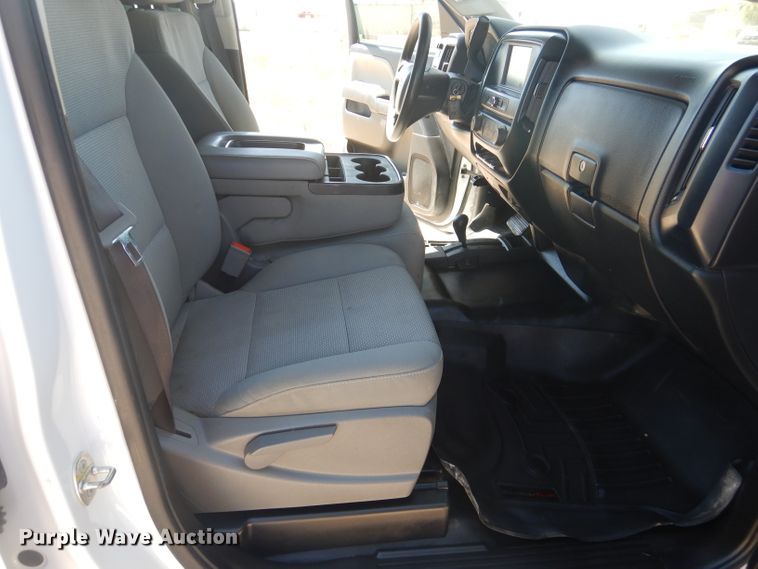 image for item HC9019 2017 Chevrolet Silverado 2500HD  Crew Cab pickup truck