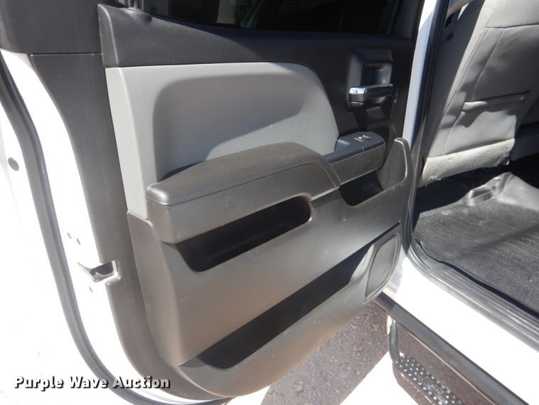 image for item HC9019 2017 Chevrolet Silverado 2500HD  Crew Cab pickup truck