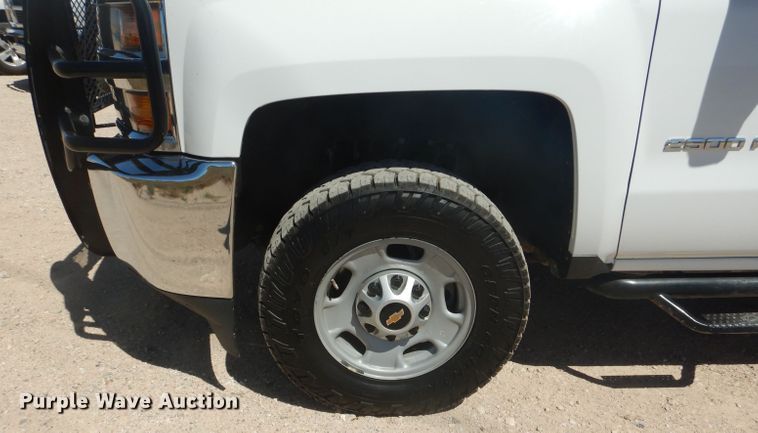 image for item HC9019 2017 Chevrolet Silverado 2500HD  Crew Cab pickup truck