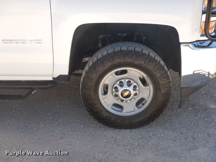 image for item HC9019 2017 Chevrolet Silverado 2500HD  Crew Cab pickup truck