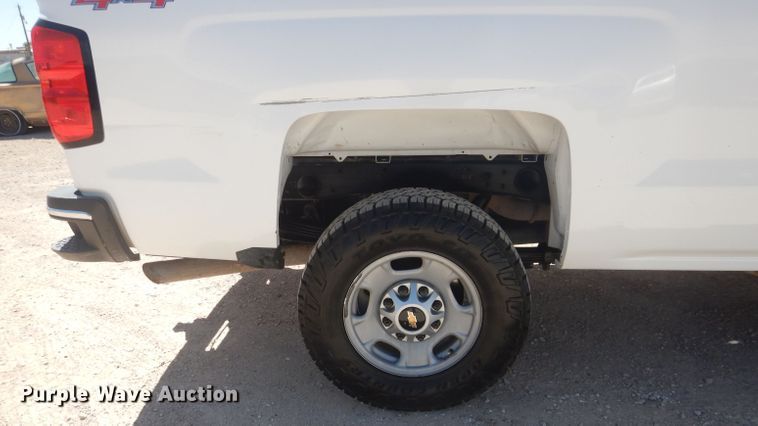 image for item HC9019 2017 Chevrolet Silverado 2500HD  Crew Cab pickup truck