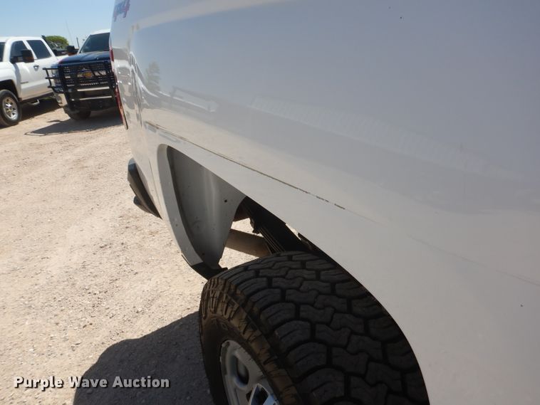 image for item HC9019 2017 Chevrolet Silverado 2500HD  Crew Cab pickup truck