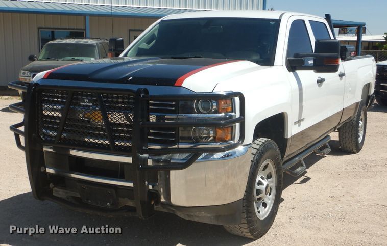 image for item HC9020 2017 Chevrolet Silverado 2500HD  Crew Cab pickup truck