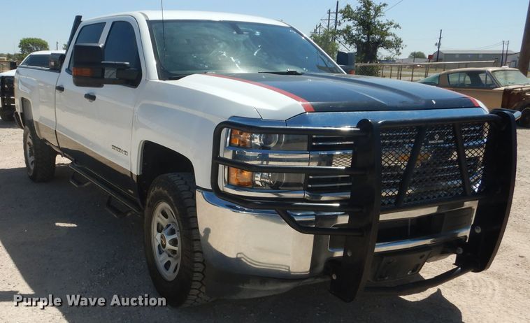 image for item HC9020 2017 Chevrolet Silverado 2500HD  Crew Cab pickup truck