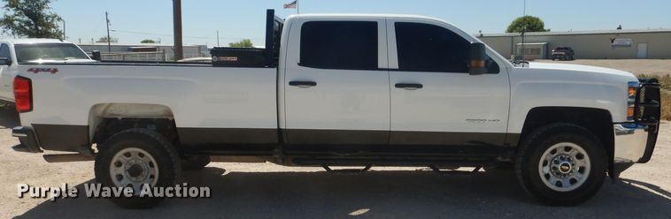 image for item HC9020 2017 Chevrolet Silverado 2500HD  Crew Cab pickup truck