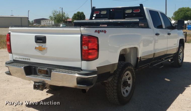 image for item HC9020 2017 Chevrolet Silverado 2500HD  Crew Cab pickup truck