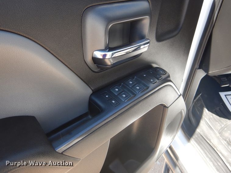 image for item HC9020 2017 Chevrolet Silverado 2500HD  Crew Cab pickup truck