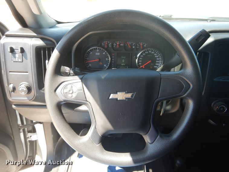 image for item HC9020 2017 Chevrolet Silverado 2500HD  Crew Cab pickup truck