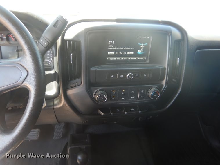 image for item HC9020 2017 Chevrolet Silverado 2500HD  Crew Cab pickup truck