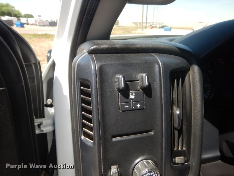 image for item HC9020 2017 Chevrolet Silverado 2500HD  Crew Cab pickup truck