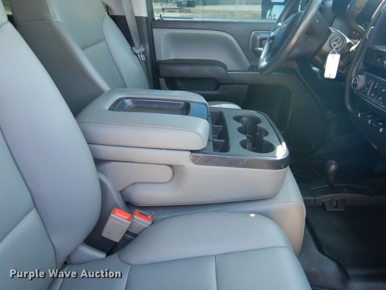 image for item HC9020 2017 Chevrolet Silverado 2500HD  Crew Cab pickup truck