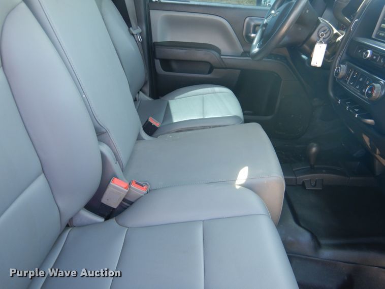 image for item HC9020 2017 Chevrolet Silverado 2500HD  Crew Cab pickup truck