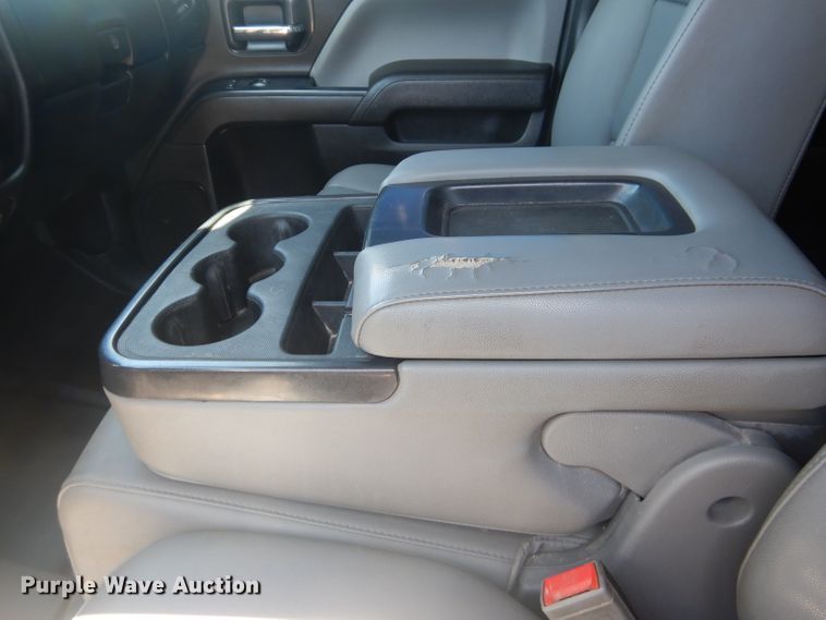 image for item HC9020 2017 Chevrolet Silverado 2500HD  Crew Cab pickup truck