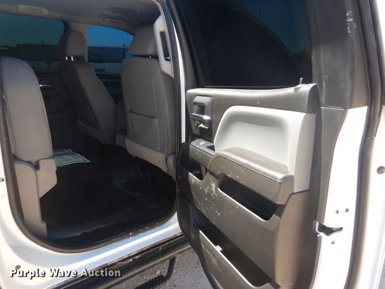 image for item HC9020 2017 Chevrolet Silverado 2500HD  Crew Cab pickup truck