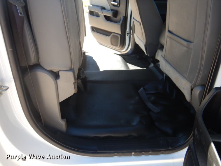 image for item HC9020 2017 Chevrolet Silverado 2500HD  Crew Cab pickup truck