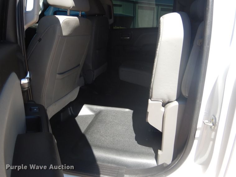 image for item HC9020 2017 Chevrolet Silverado 2500HD  Crew Cab pickup truck