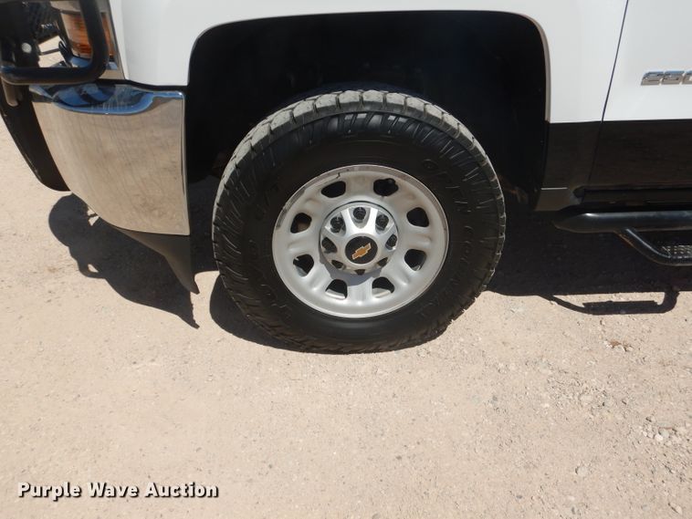 image for item HC9020 2017 Chevrolet Silverado 2500HD  Crew Cab pickup truck