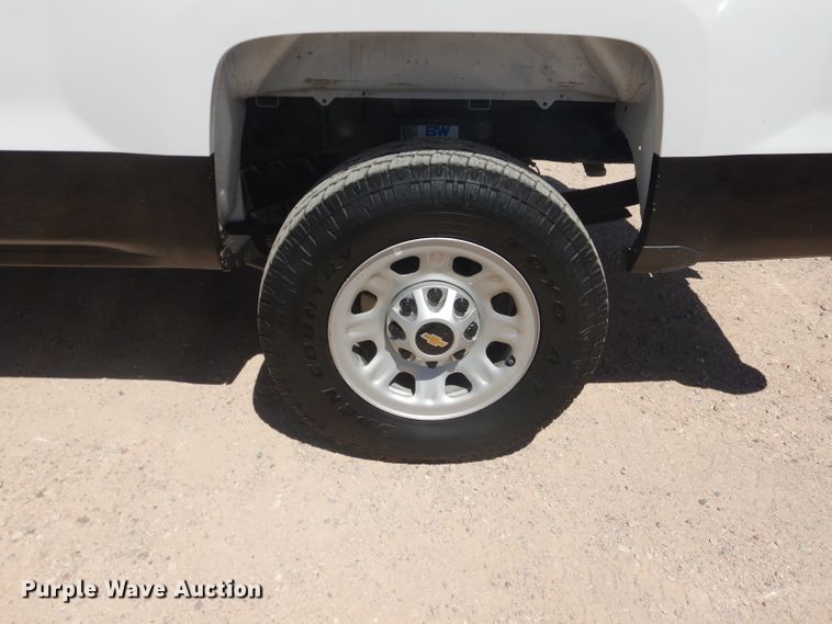 image for item HC9020 2017 Chevrolet Silverado 2500HD  Crew Cab pickup truck