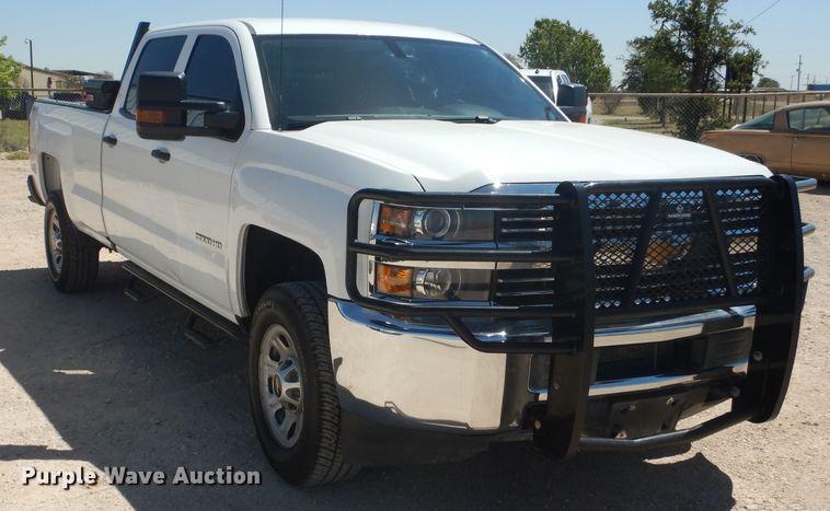 image for item HC9021 2017 Chevrolet Silverado 3500HD  Crew Cab pickup truck