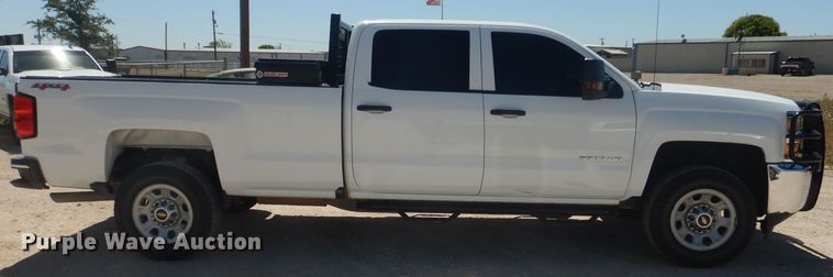 image for item HC9021 2017 Chevrolet Silverado 3500HD  Crew Cab pickup truck