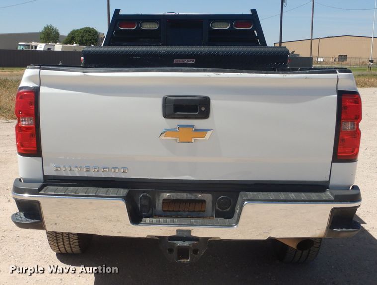 image for item HC9021 2017 Chevrolet Silverado 3500HD  Crew Cab pickup truck