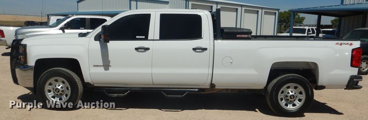 image for item HC9021 2017 Chevrolet Silverado 3500HD  Crew Cab pickup truck