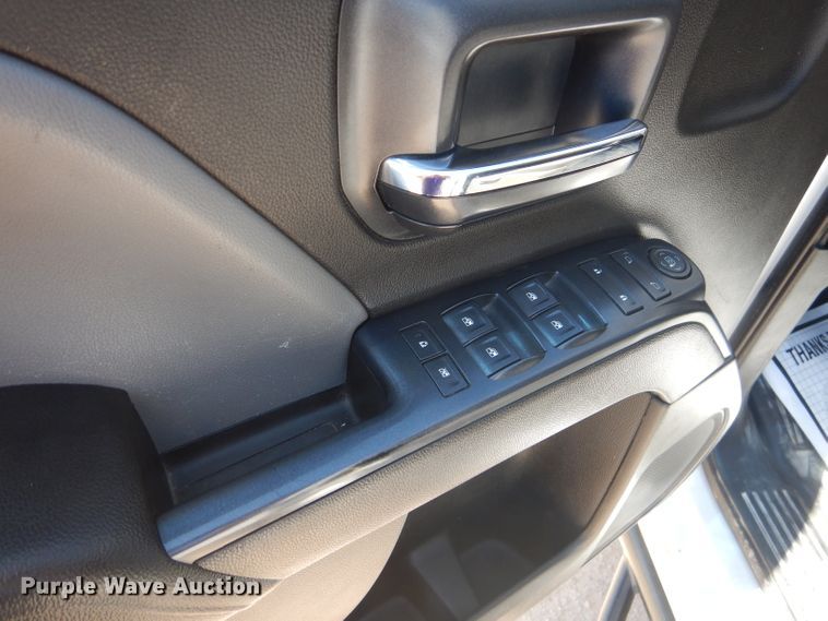 image for item HC9021 2017 Chevrolet Silverado 3500HD  Crew Cab pickup truck