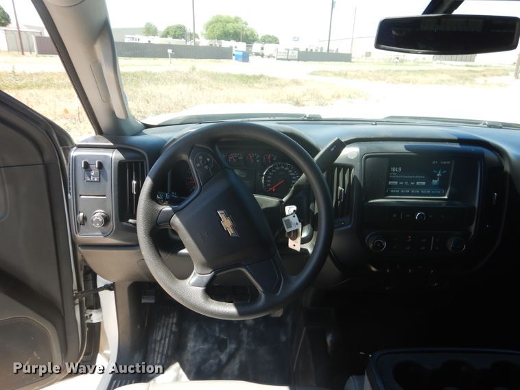 image for item HC9021 2017 Chevrolet Silverado 3500HD  Crew Cab pickup truck