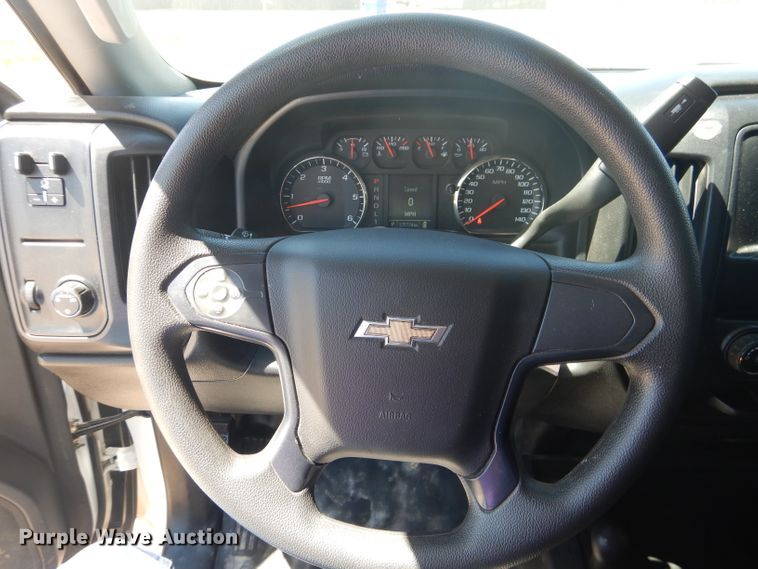 image for item HC9021 2017 Chevrolet Silverado 3500HD  Crew Cab pickup truck