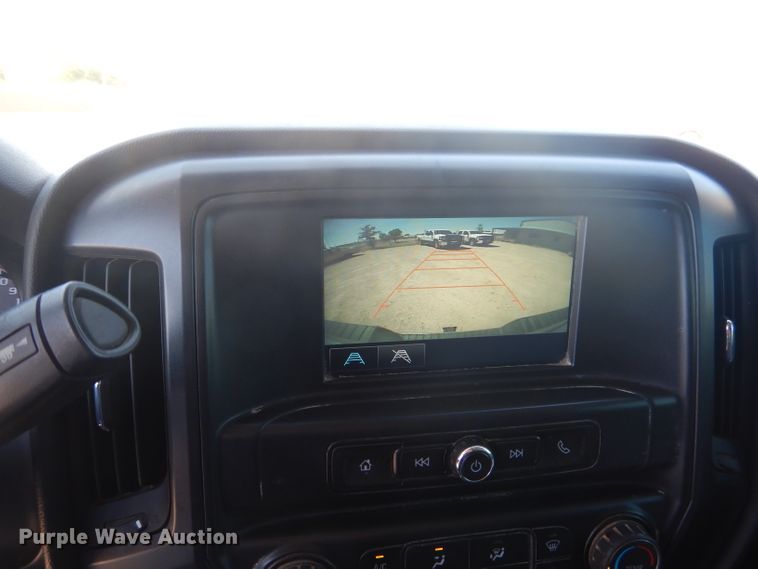 image for item HC9021 2017 Chevrolet Silverado 3500HD  Crew Cab pickup truck