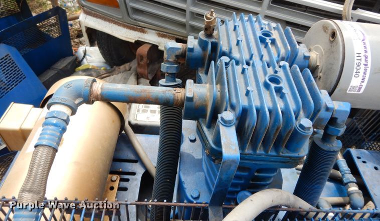 image for item HT9040 2015 Quincy QT5 air compressor