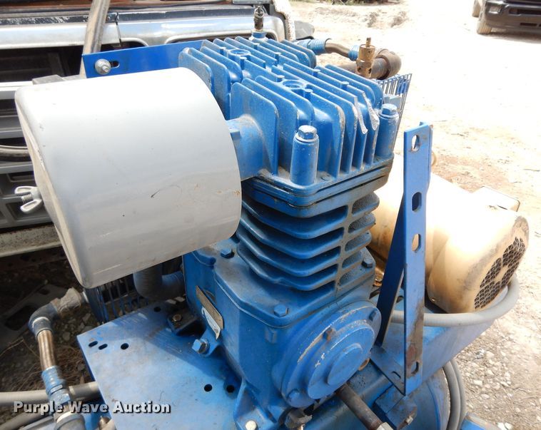 image for item HT9040 2015 Quincy QT5 air compressor